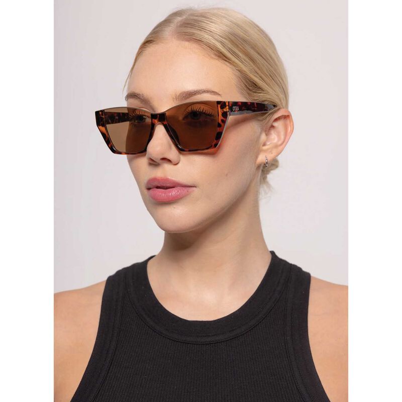 Otra Belle Sunglasses image number 3